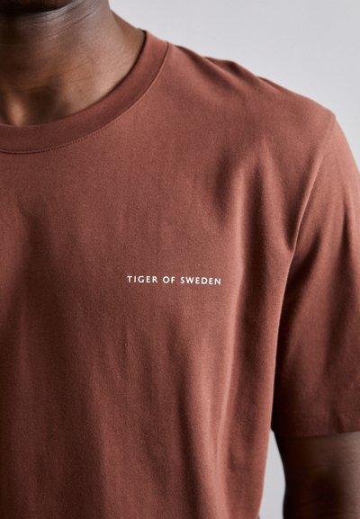 Tiger of Sweden Basic T-shirt - old terracotta
