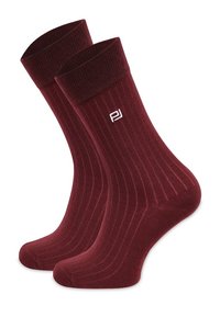 Burgundowe skarpetki w prążki o miękkiej fakturze, z białym haftowanym logo. Średnia długość, zaprojektowane dla komfortu i ciepła.