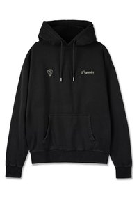 Čierna mikina vyrobená z bavlny, s prednou vreckom typu "kangaroo", šnúrkami a vyšívanými logami na hrudi a na rukáve.