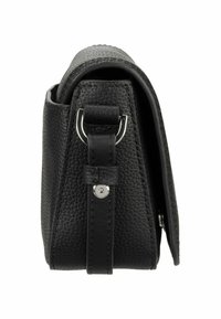 Schwarze Lederhandtasche mit strukturierter Oberfläche, rechteckiger Form und einem stabilen Trageriemen, der mit einem silbernen Metallelement gesichert ist.