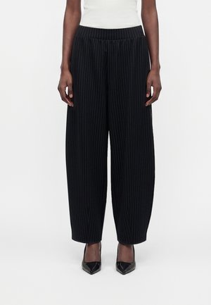 VILA, VIMASTRIBA BARREL PANTS - Pantalon classique - black beauty