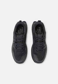 New Balance FRESH FOAM X HIERRO V8 GTX - Chaussures de running - black