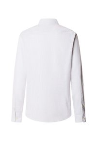 Witte longsleeve shirt met een subtiele patroonstructuur, voorzien van een klassieke kraag en knoopmanchetten. De achterkant toont een gebogen zoom.