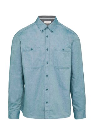 Jasnoniebieska koszula z długim rękawem zapinana na guziki, wykonana z fakturowanej tkaniny, z dwiema kieszeniami na piersi oraz klasycznym kołnierzykiem z ciemnymi guzikami.
