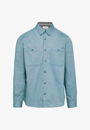 Jasnoniebieska koszula z długim rękawem zapinana na guziki, wykonana z fakturowanej tkaniny, z dwiema kieszeniami na piersi oraz klasycznym kołnierzykiem z ciemnymi guzikami.