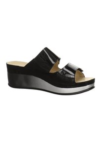Sandali wedge neri con tomaia testurizzata, cinturini lucidi, punte scoperte e un accento metallico argento sulla suola.