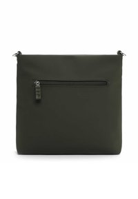 Borsa a tracolla verde realizzata in materiale sintetico liscio. Presenta una tasca con zip sul davanti e dettagli in metallo argentato. Forma rettangolare semplice.