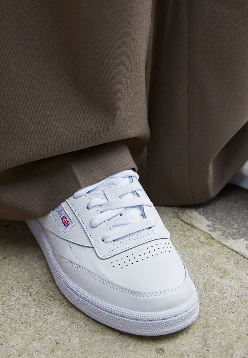 Reebok Classic CLUB C 85 - Tenisky - white/light grey