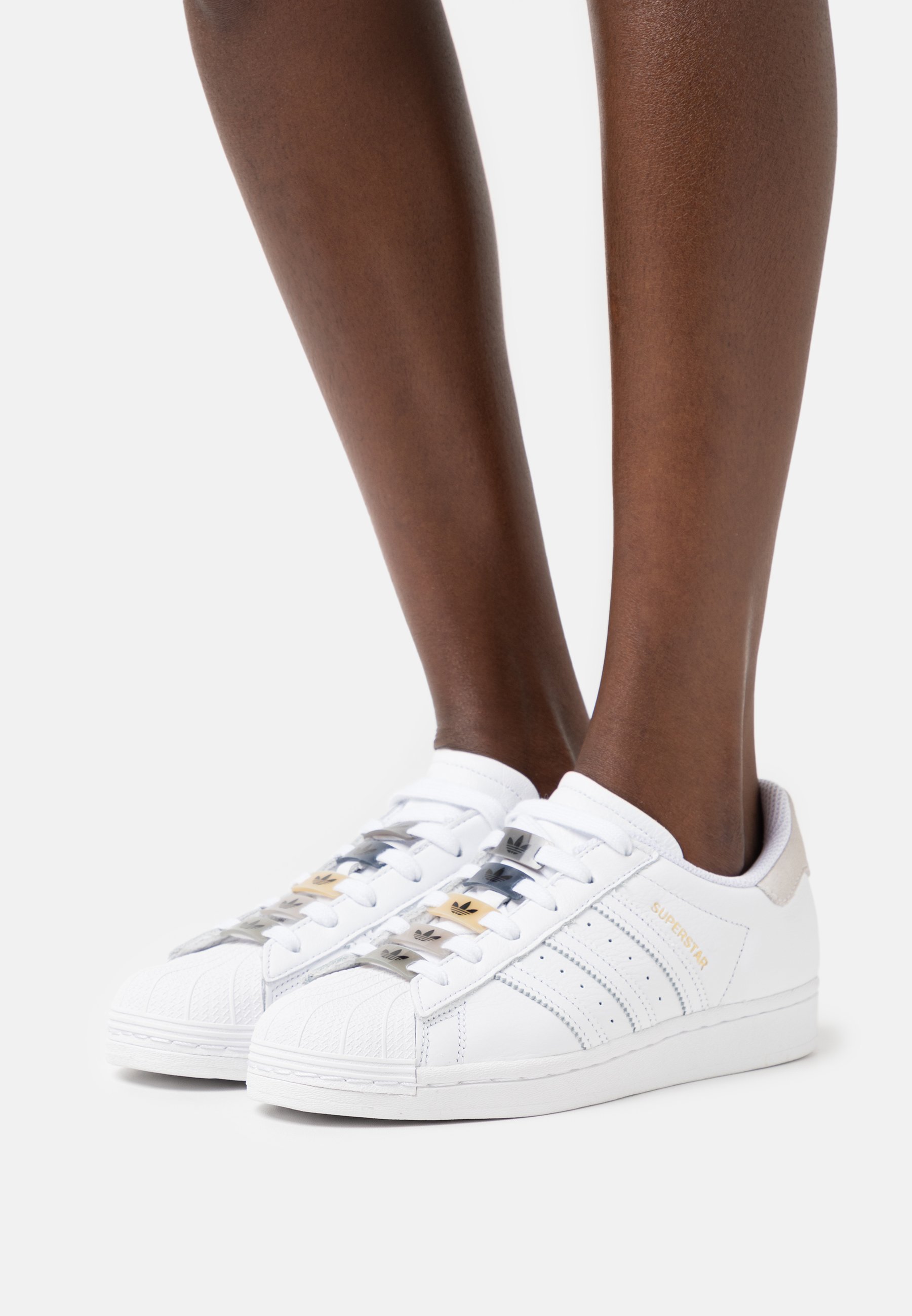 adidas superstar white silver zalando