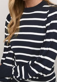 Kaffe Stickad tröja - dark blue