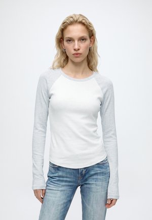 Hollister Co., CREW RAGLAN - T-shirt à manches longues - grey