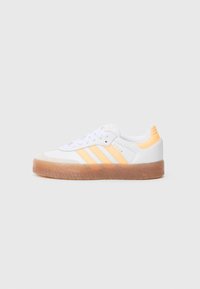 Δεν επιλέχθηκε, white/acid orange/gold-coloured