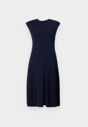 Robe sans manches bleu marine en tissu doux, avec un corsage ajusté et une jupe évasée, dotée de détails de couture subtils sous la poitrine.