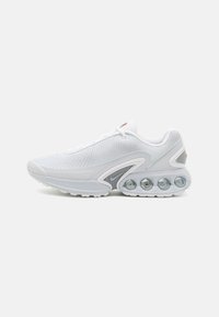 Nike Sportswear - AIR MAX DN UNISEX - Matalavartiset tennarit - white/metallic silver/pure platinum/summit white Pienoiskuva 1