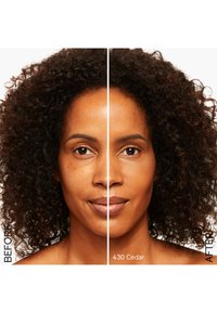 Shiseido SYNCHRO SKIN RADIANT LIFTING FOUNDATION SPF30 - Base de maquillaje - cedar