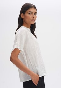 OPUS KURZARM FLANDRA - Bluse - milk