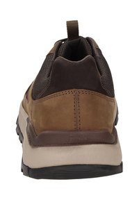 Braune Wildleder- und Mesh-Sneaker mit Gummisohle, runder Zehenpartie und genähten Akzenten. Kurzer Zuglasche an der Ferse für einfaches An- und Ausziehen.