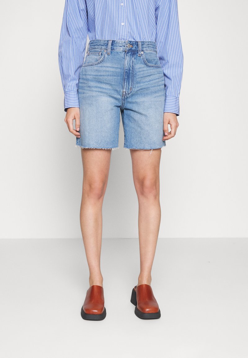 Madewell BAGGY STRAIGHT SHORT IN CRESTFORD WASH Short en jean blue