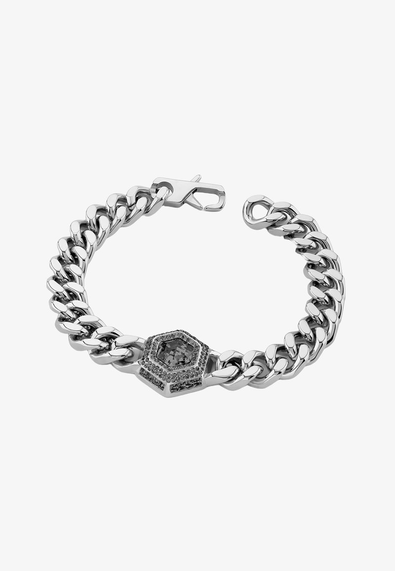 Bracelet chaîne en argent avec un motif central hexagonal arborant une grande pierre facettée entourée de petites pierres sombres et une fermeture à fermoir.