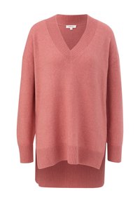 Różowy sweter z dekoltem w serek, wykonany z miękkiego materiału; charakteryzuje się prążkowanymi mankietami i hemem, oversize'owym krojem oraz dłuższym tyłem.