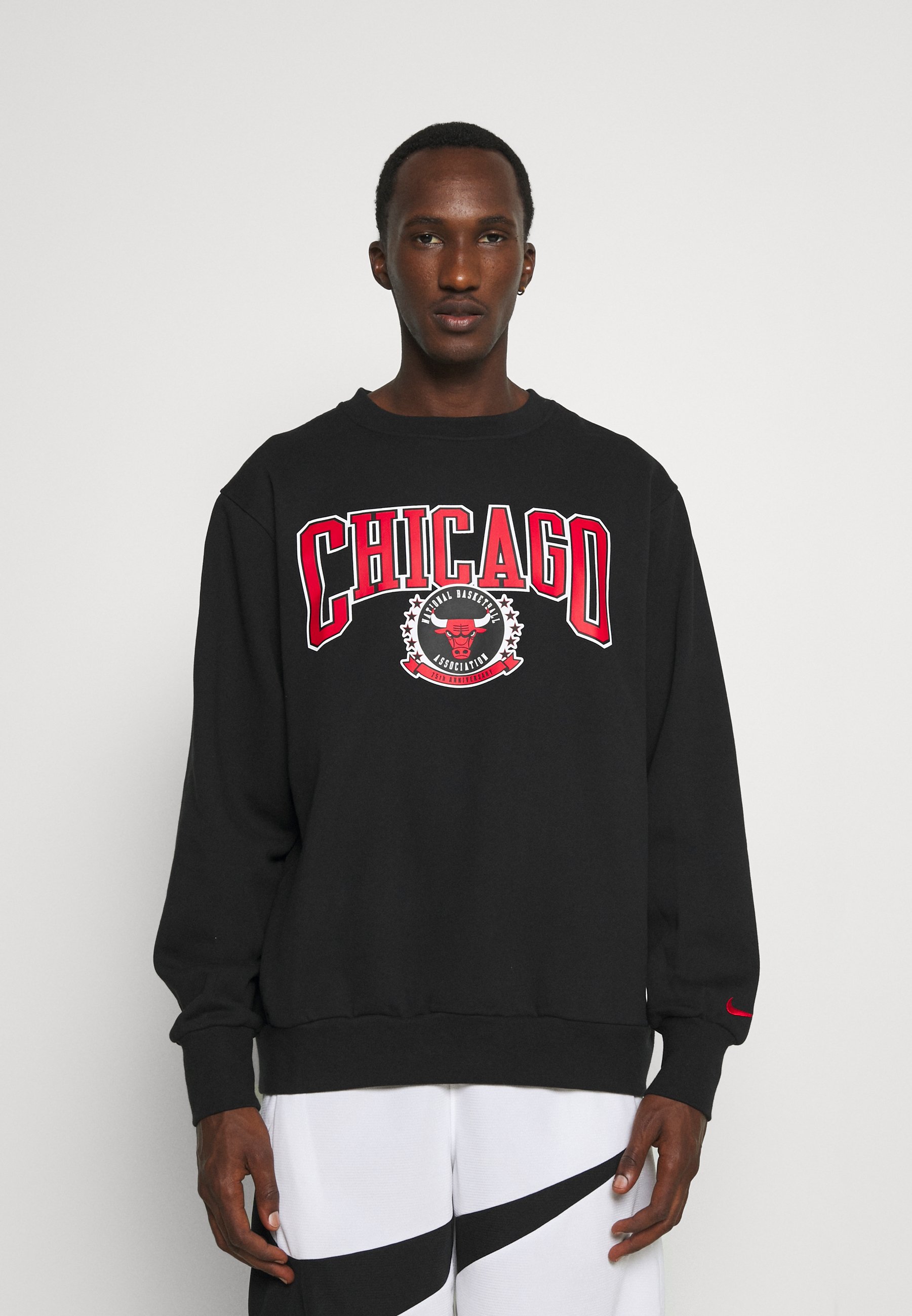chicago bulls nike crewneck