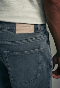 Next VINTAGE AUTHENTIC - Siaurėjantys džinsai - blue grey tint