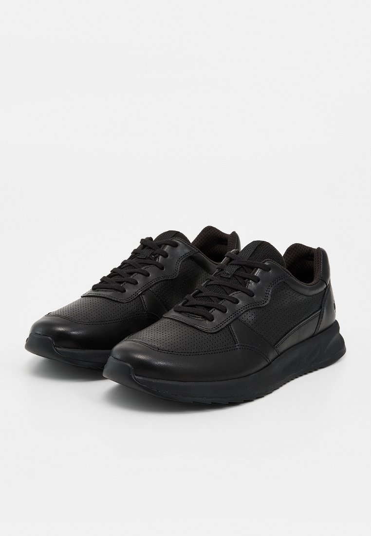 Sneaker low