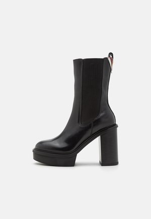 Bottines à talons hauts - black