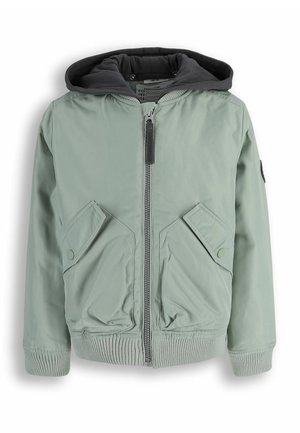 - Kurtka przejściowa