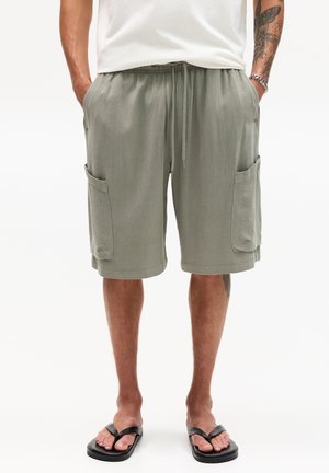 BERMUDA  - Shorts - green