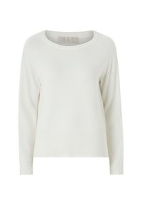 Maglione bianco a maglia con colletto rotondo, maniche raglan e polsini a coste. Texture liscia e vestibilità rilassata senza motivi o dettagli.