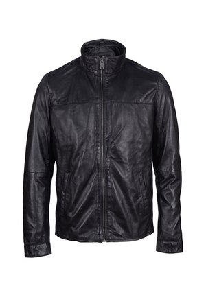 Schwarze Lederjacke mit Stehkragen, Frontreißverschluss und zwei Seitentaschen; glatte Textur und taillierte Passform mit dezenten Nähdetails.