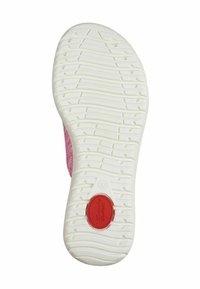 Witte rubberen zool met gestructureerde grip, met een roze breisel bovenkant en een rood cirkelvormig logo met het label "comfort" nabij de hiel. Maat 37 gemarkeerd.