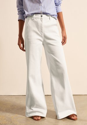 WIDE PALAZZO - Flared Jeans - optical white