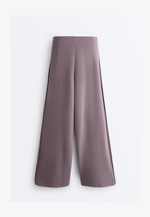 OYSHO SOFT-TOUCH WIDE-LEG WITH SIDE PLEAT - Pantaloni - purple