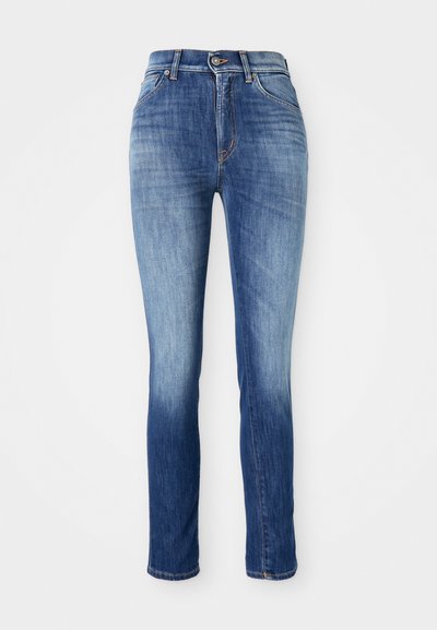 Jeans ajustados en denim de un azul medio, con un efecto desgastado, diseño de cinco bolsillos, pasadores para cinturón y un cierre de cremallera metálico.