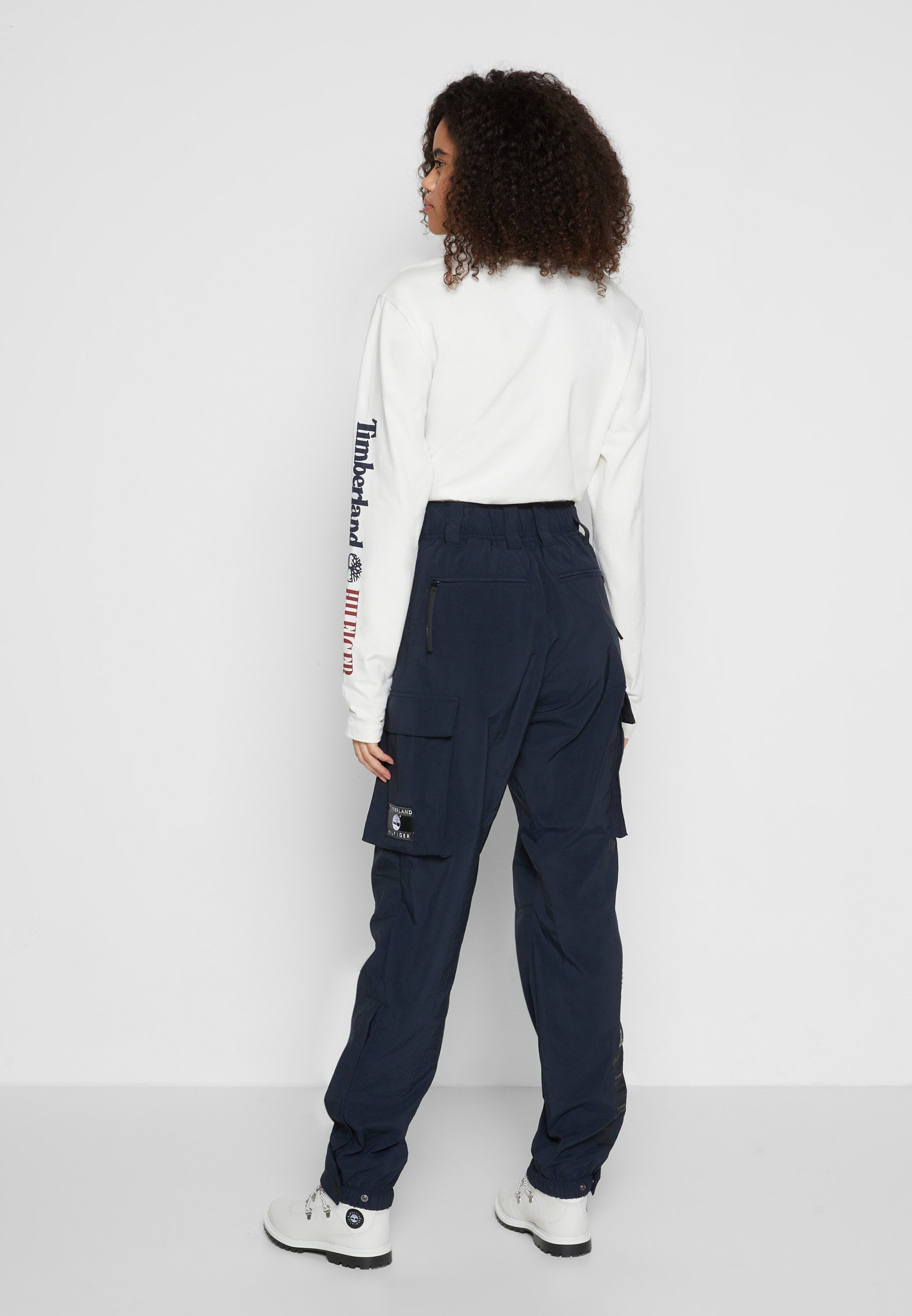 Tommy Hilfiger TOMMY HILFIGER X TIMBERLAND PANT - Pantaloni cargo - desert  sky/blu scuro - Zalando