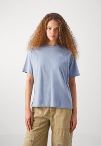 Jordan ESSEN TEE CORE - T-shirt - bas - blue grey