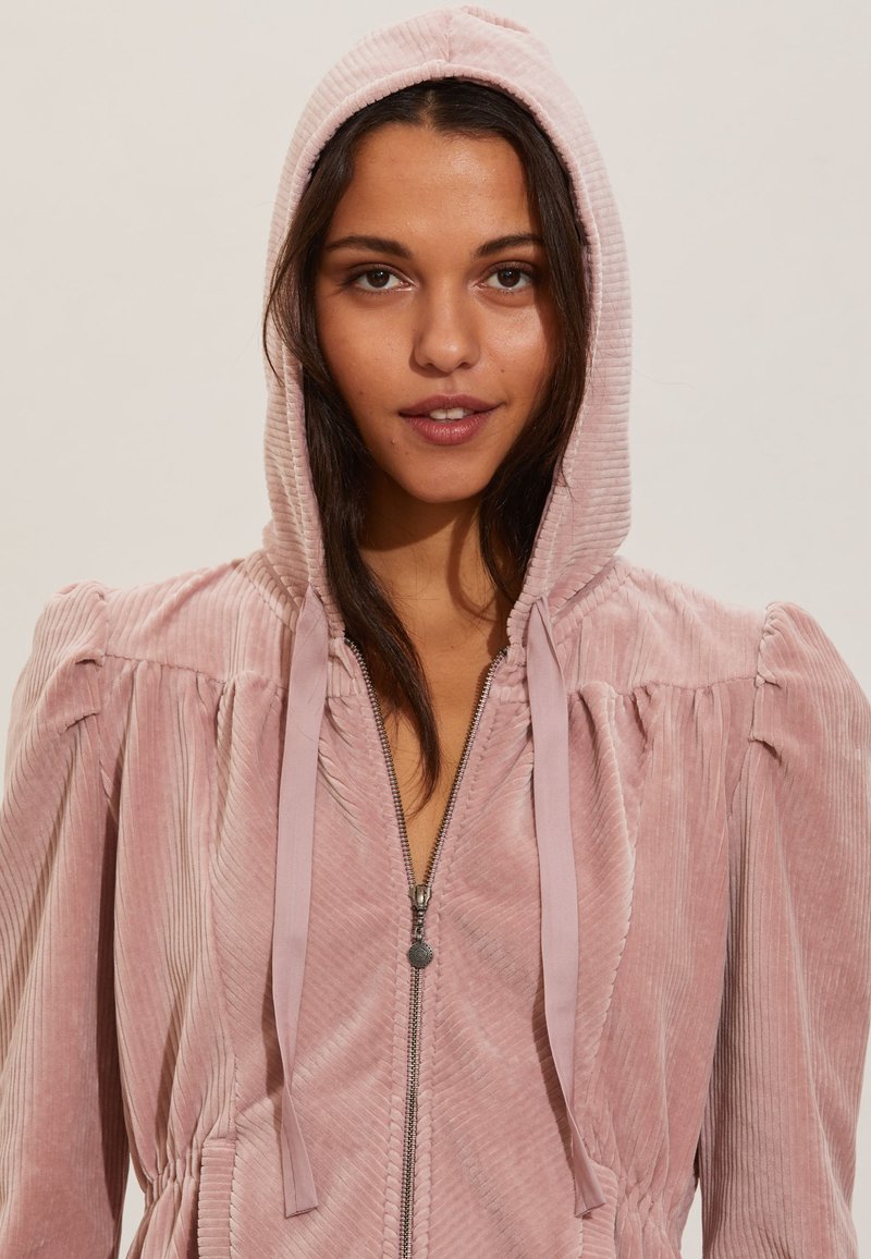 Damen Strickjacken | Odd Molly SIRI Strickjacke soft mauve/rosa - JN22826 Damen Strickjacken | Odd Molly SIRI Strickjacke soft mauve/rosa - JN22826