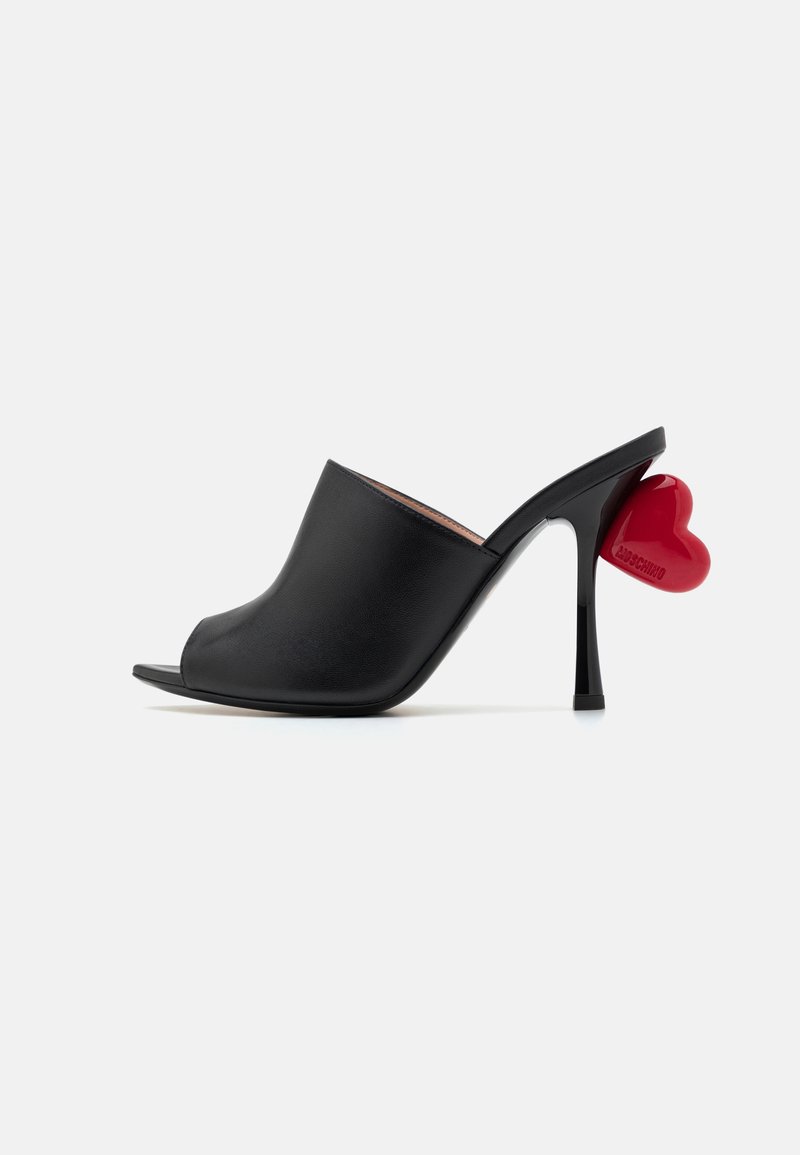 Escarpins Moschino Noirs à Talons Hauts - Taille 36.5 (US 6) - Cuir Et Clous - Occasion