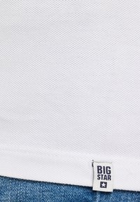 Unausgewählt, weiß