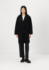 ONLY ONLCATALINA SHAGGY COAT - Vinterkåpe / -frakk - black