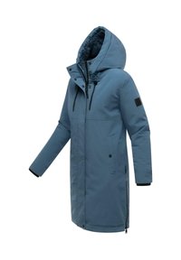 Parka bleu isolé avec une capuche amovible, fermeture éclair et boutons-pression, comprenant des poches latérales et des accents noirs contrastants.