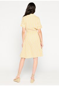 LolaLiza Abito a camicia - ochre