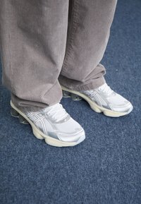 GEL KINETIC FLUENT UNISEX - Zapatillas - white