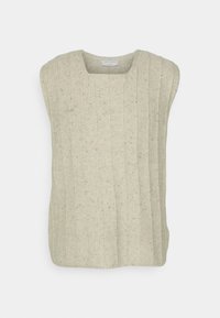Gilet lavorato a maglia color beige chiaro con scollatura quadrata, caratterizzato da una texture a coste verticali e piccole venature sparse nel tessuto. Senza maniche.