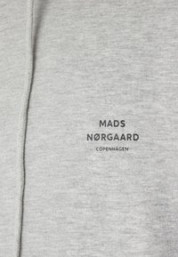 Mads Nørgaard STANDARD HOODIE LOGO - Jersey con capucha - grey