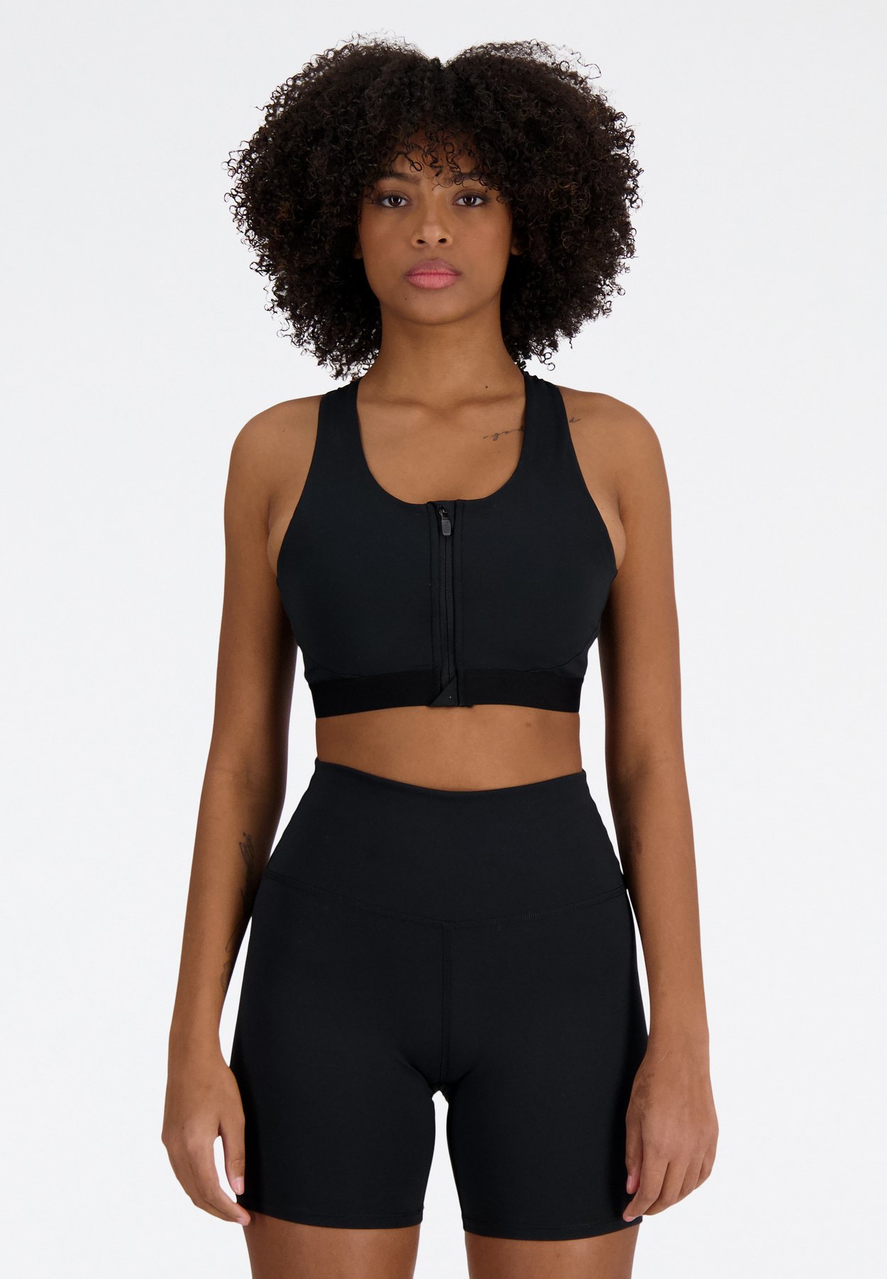 SLEEK POCKET ZIP FRONT