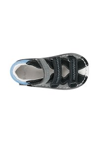 Černé a šedé sandály se dvěma suchými zipy, prošitými detaily a polstrovanou světlomodrou podšívkou. Open-toe design s kulatým tvarem.