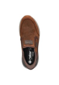 Brauner Slipper aus Leder mit texturiertem Obermaterial, elastischen seitlichen Einsätzen und einer grauen Gummisohle. Antistress und extra weit.